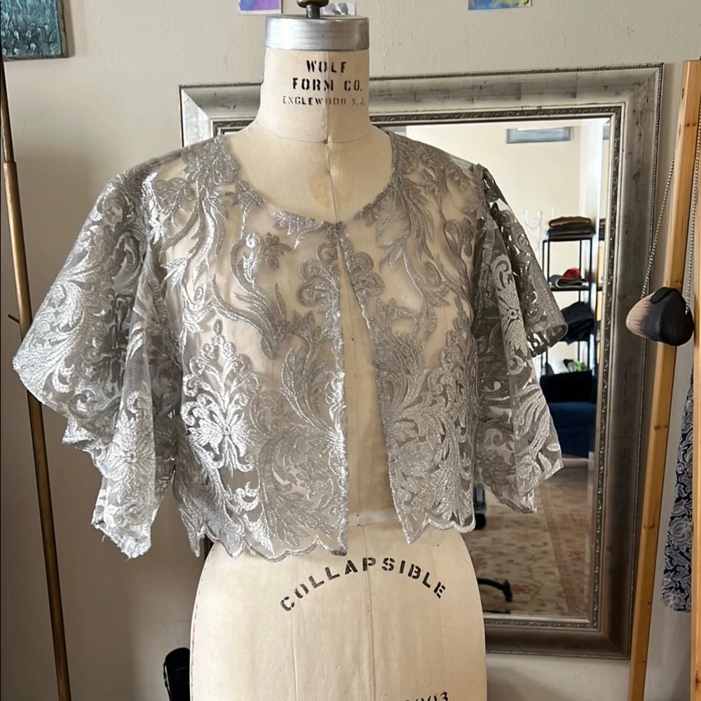 Elegant Silver Lace Bolero - Picture 1 of 5